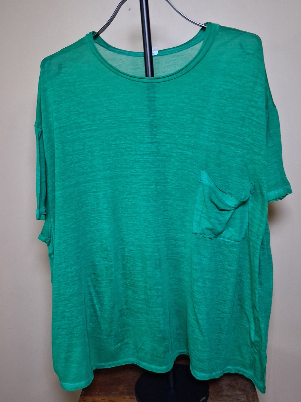 Zenana Women’s Pocketed Round Neck Drop Shoulder Oversized Green Top; Sz L/XL